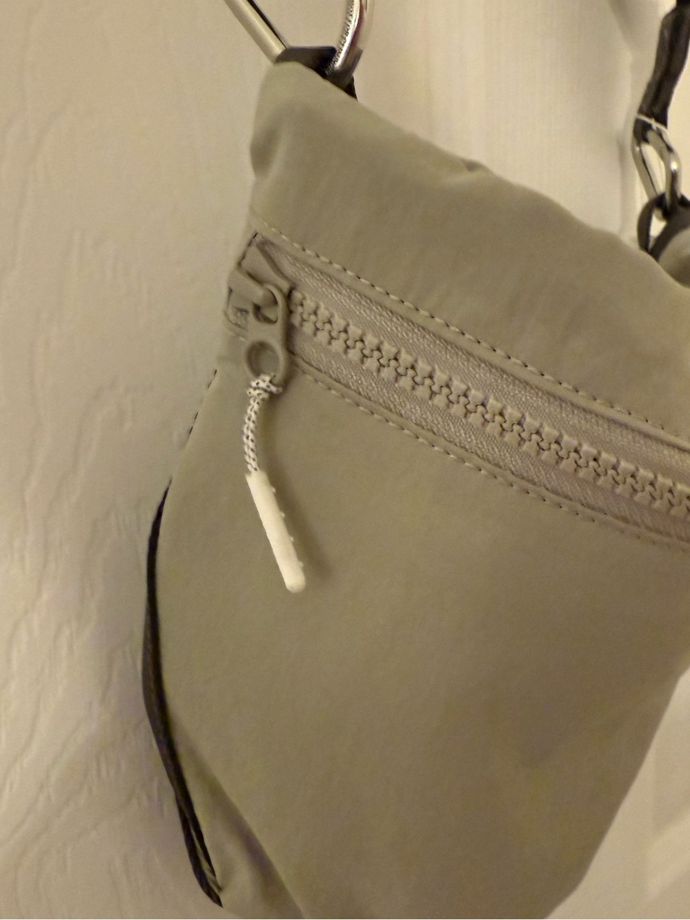 lululemon athletica Clean Lines Crossbody Bag with Black Strap - Picture 10 of 13